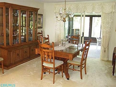 5th image of 2201 Castle Crest Dr