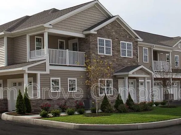 12 Stoneledge Dr APT 1, Troy, NY 12182