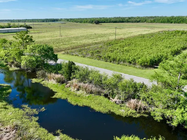 Bayou Black Dr, Houma, LA 70360