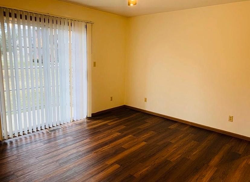 2nd image of 5 N Broadway St #2D