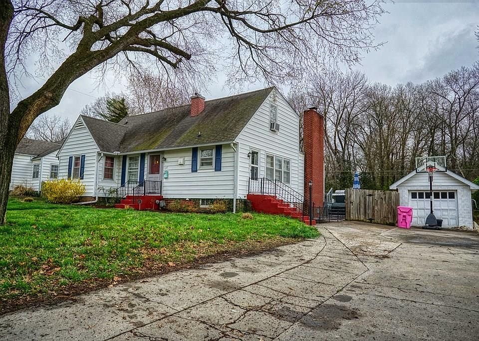 1st image of 107 Elmwood Dr