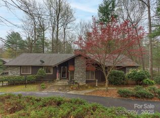 16 Jasmine Pl, Laurel Park, NC 28739