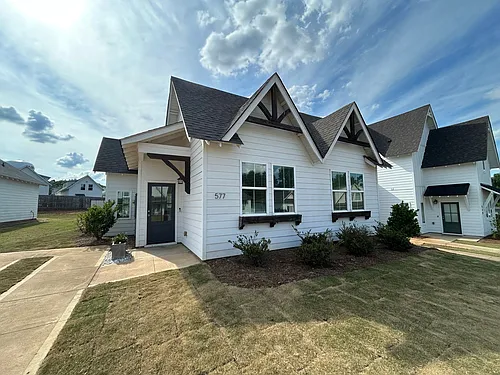 577 Piper Ave Photo 1