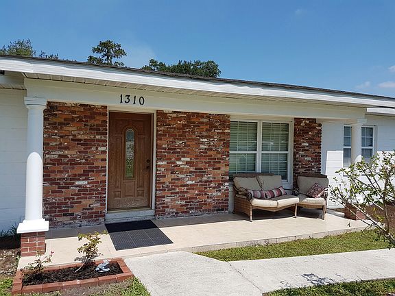 2nd image of 1310 S Lyndell Dr