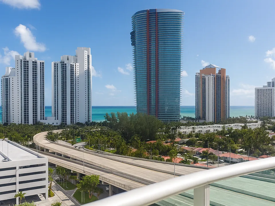 19390 Collins Ave #1502