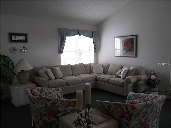 4th image of 1011 La Mesa Ln