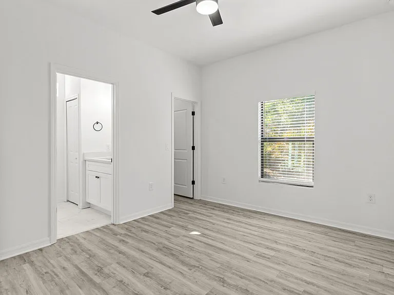 548 Knapp St — Photo 66