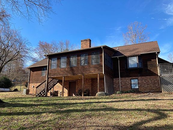 5th image of 920 Rocky Knoll Ln