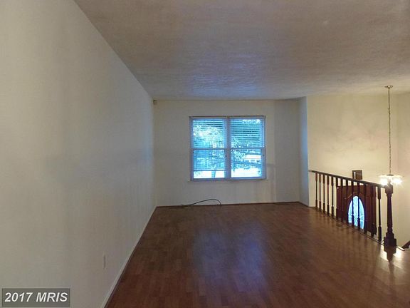 3rd image of 700 Castlewood Dr