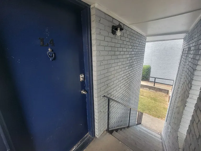 225 W McDowell Rd — Photo 18