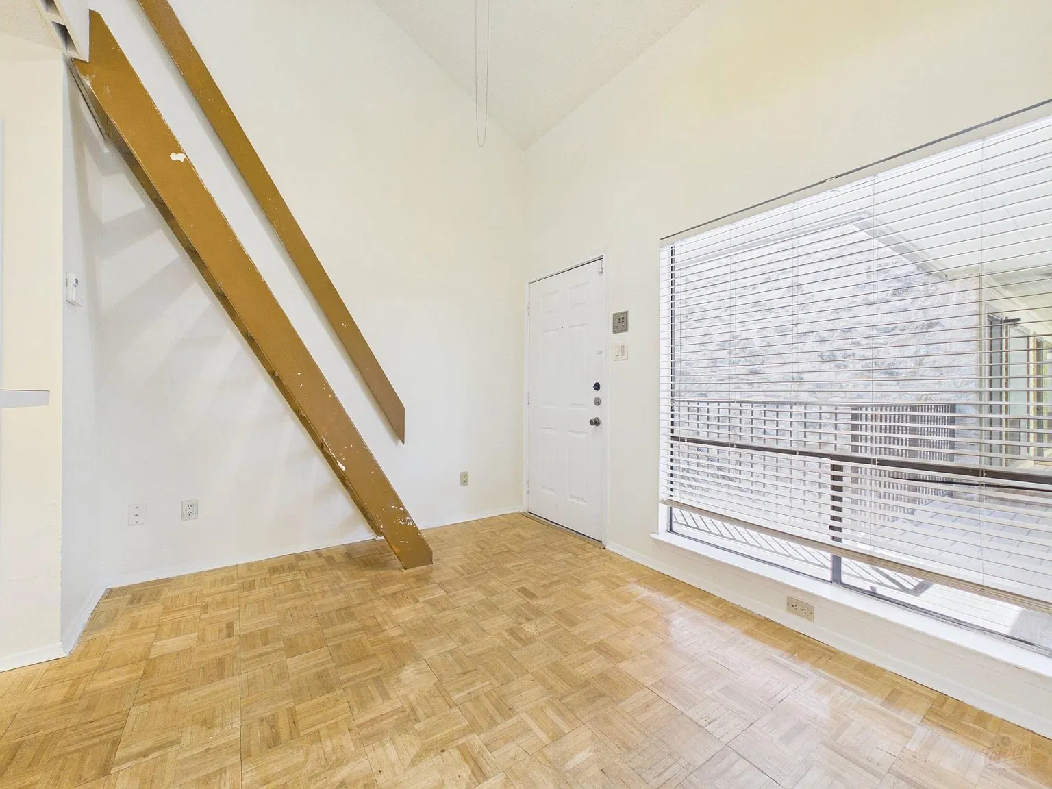 2 bed, 1.0 bath, 509 sqft, $975 — Photo 3