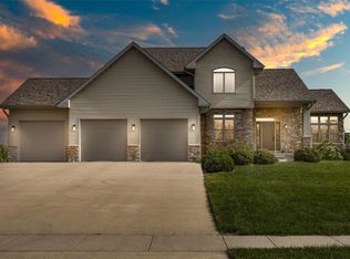 5802 Prairie Grass Ln NE, Cedar Rapids, IA 52411