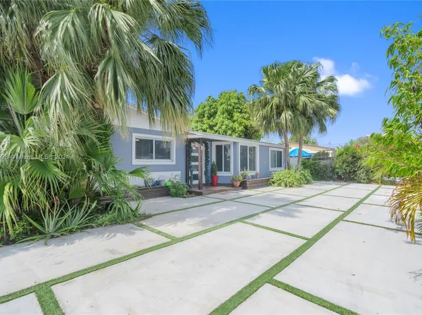 10320 SW 40th Ter, Miami, FL 33165