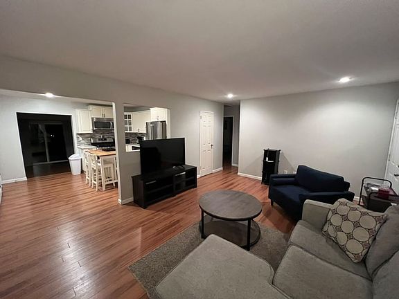 3rd image of 31 Hellstrom Rd