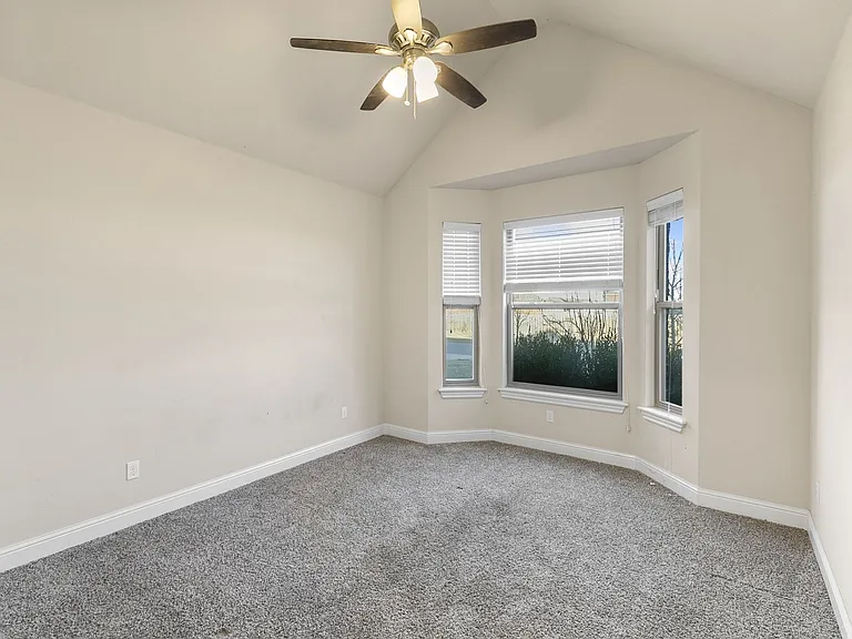 2304 SW Chaddington Rd — Photo 12