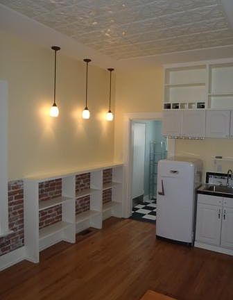 4th image of 524 W 7th Ave