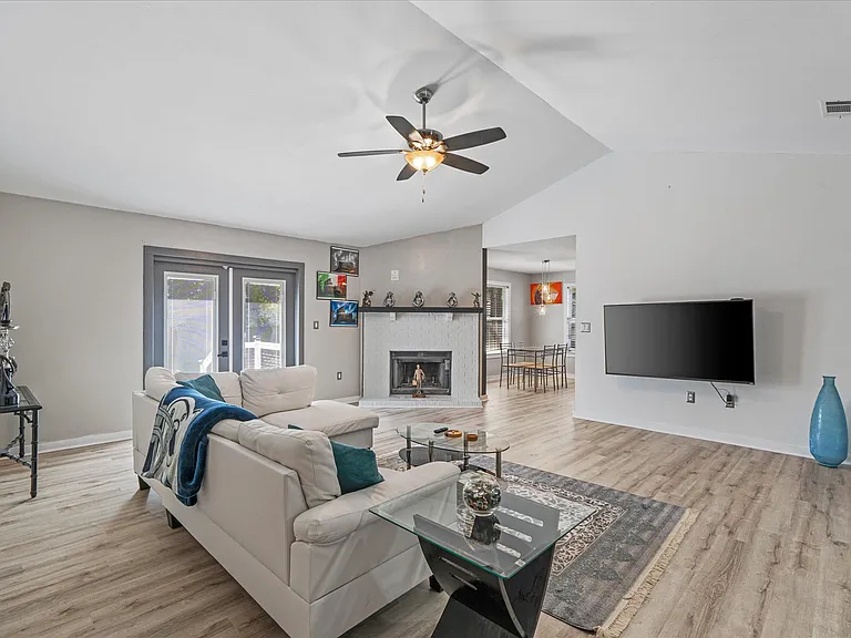 131 Nicole Ln — Photo 11