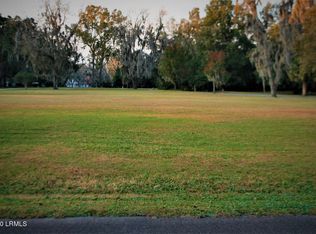 26 Stuart St, Seabrook, SC 29940