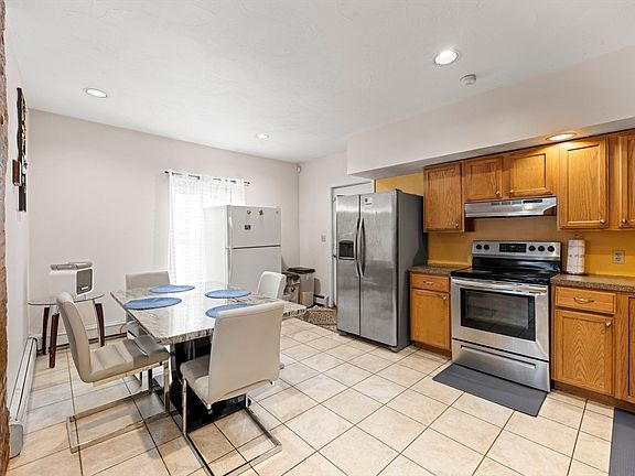 3rd image of 91 Blossom St #91
