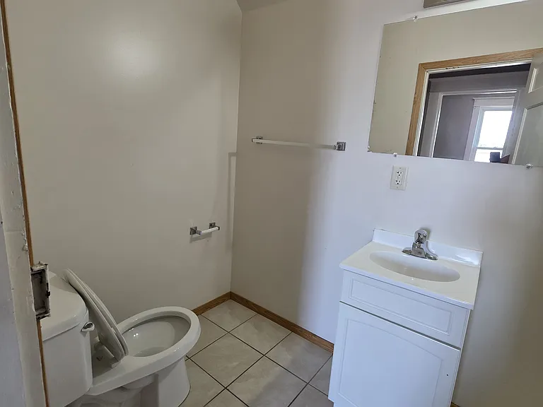 1125 Claremont St — Photo 10