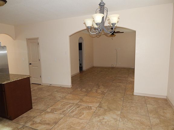 3rd image of 3180 Amistoso St