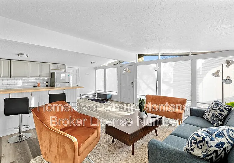 1824 Howell St — Photo 9