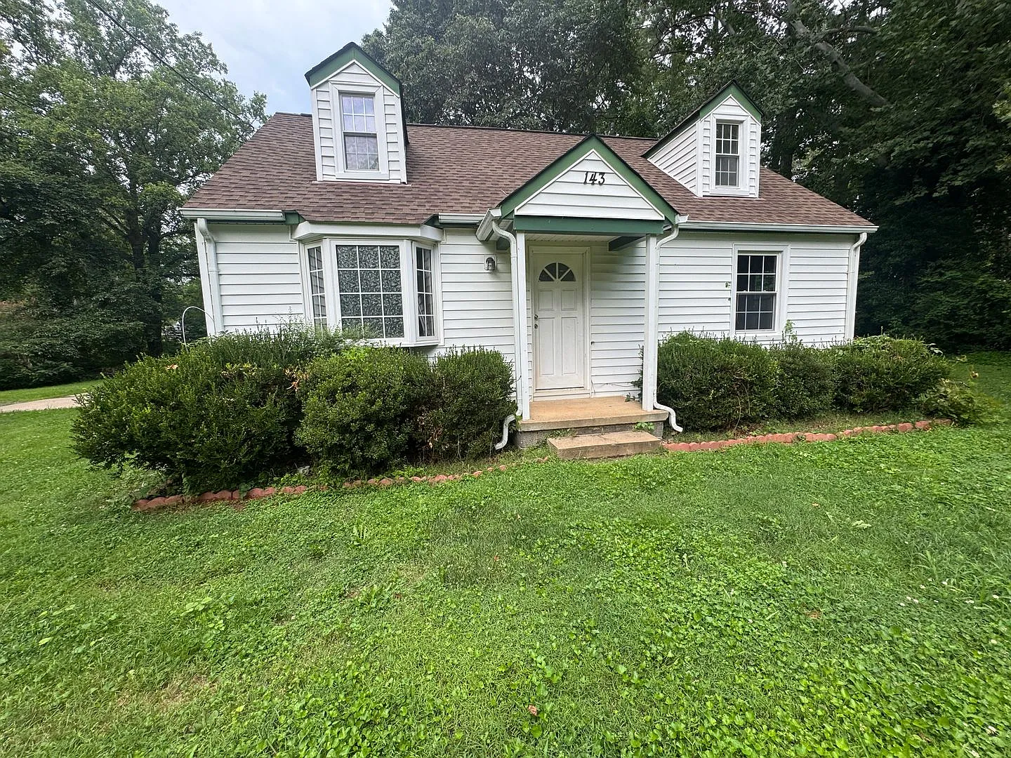 Cozy Cape Cod - Minutes to TBS (Quantico) over half an acre! — Photo 2