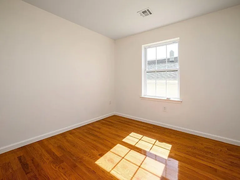 44 W 50th St #2 — Photo 16