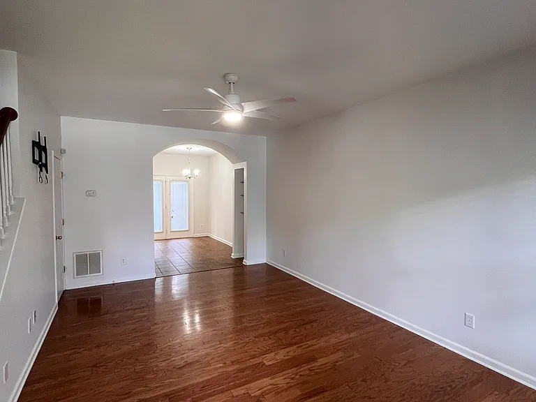 413 Oman St — Photo 5