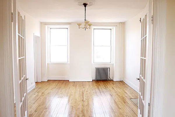 Rented by Twyford Real Estate | media 11