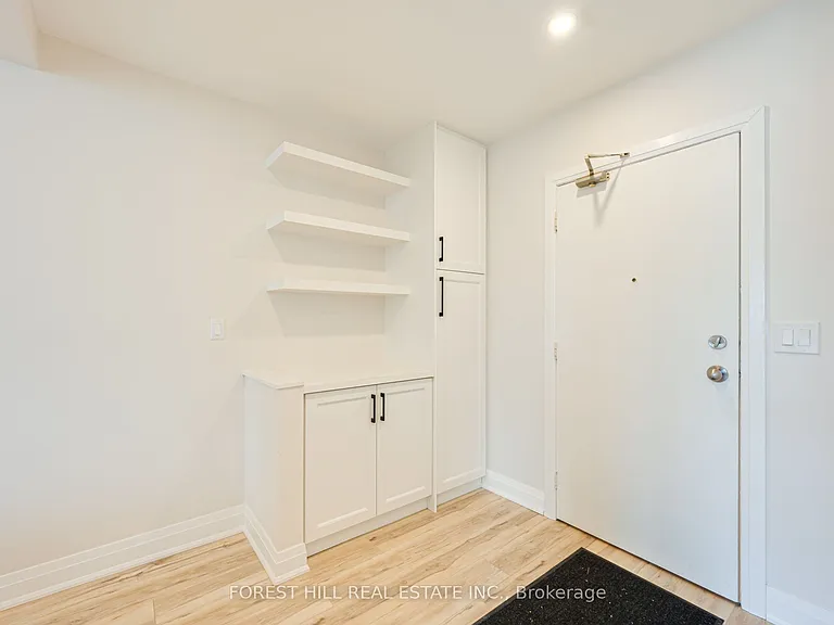 7725 Yonge St #2 — Photo 3