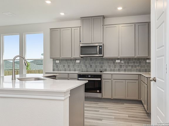 4th image of 301 West Boerne Harbor Drive