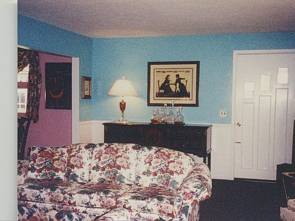 3rd image of 25 N Ellicott St