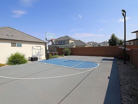 4th image of 2384 E Horseman Park Dr