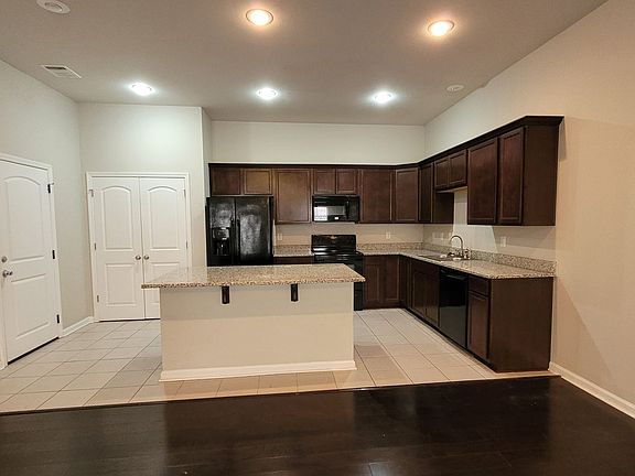 3rd image of 14419 Tanya Dr