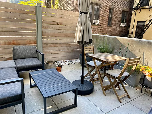 Rented by MNS | media 1