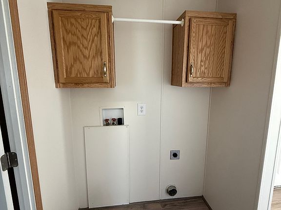 3rd image of 48 Finch St