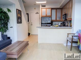 901 Queen St W #205, Toronto, ON M6J3X4