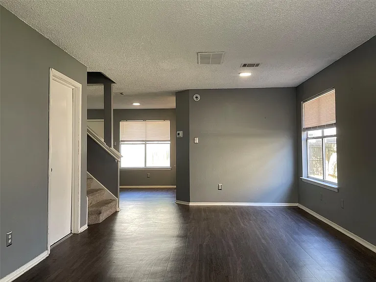 12702 Margit Dr — Photo 3