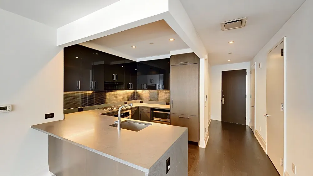 50 Riverside Boulevard — Photo 1