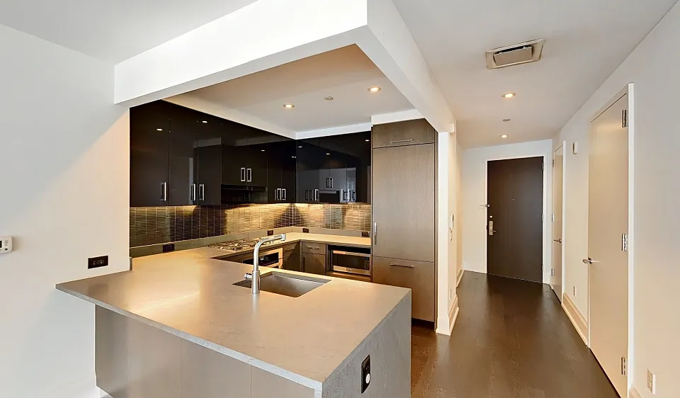 50 Riverside Blvd #16M