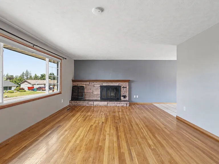 6520 N Sutherlin St — Photo 8