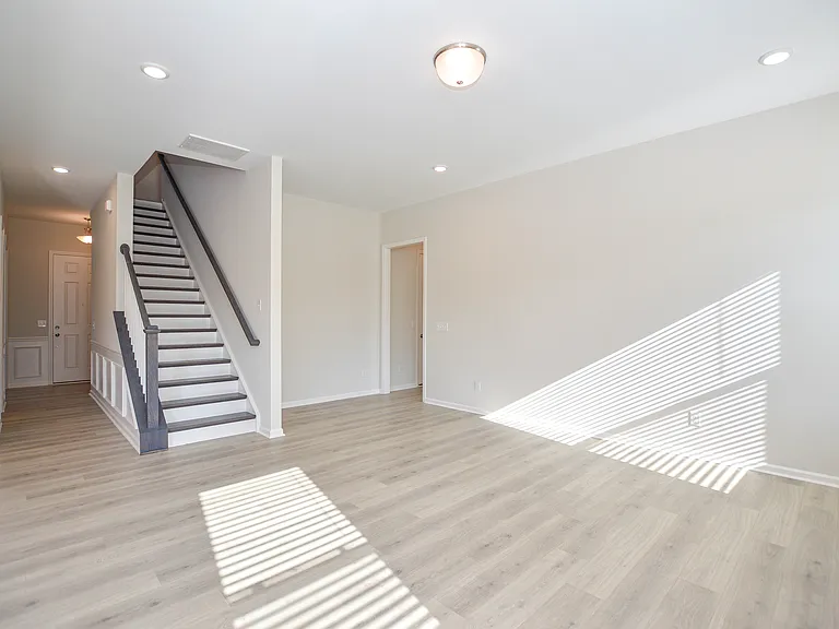 1657 Scotch Pine Ln — Photo 2