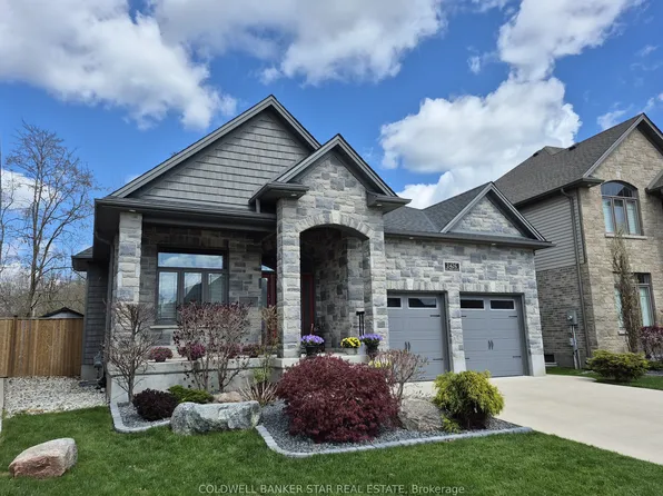 2426 Red Thorne Ave, London, ON N6P 0E7