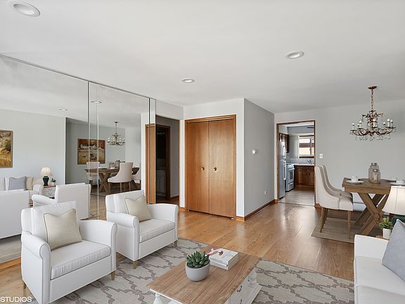 2nd image of 7218 W Wrightwood Ave APT 307