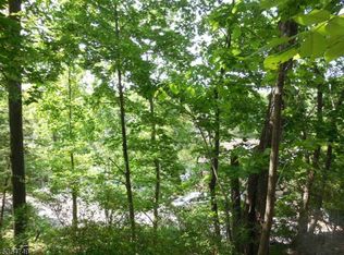 45 Buena Vista Way, Bloomingdale Boro, NJ 07403