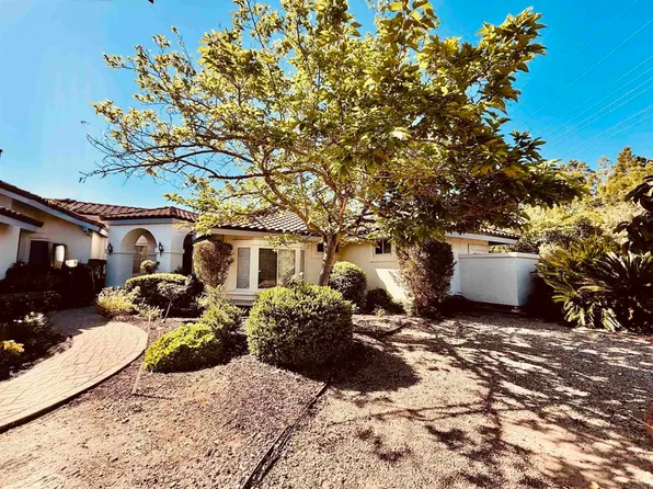 13807 Lake Poway Rd, Poway, CA 92064