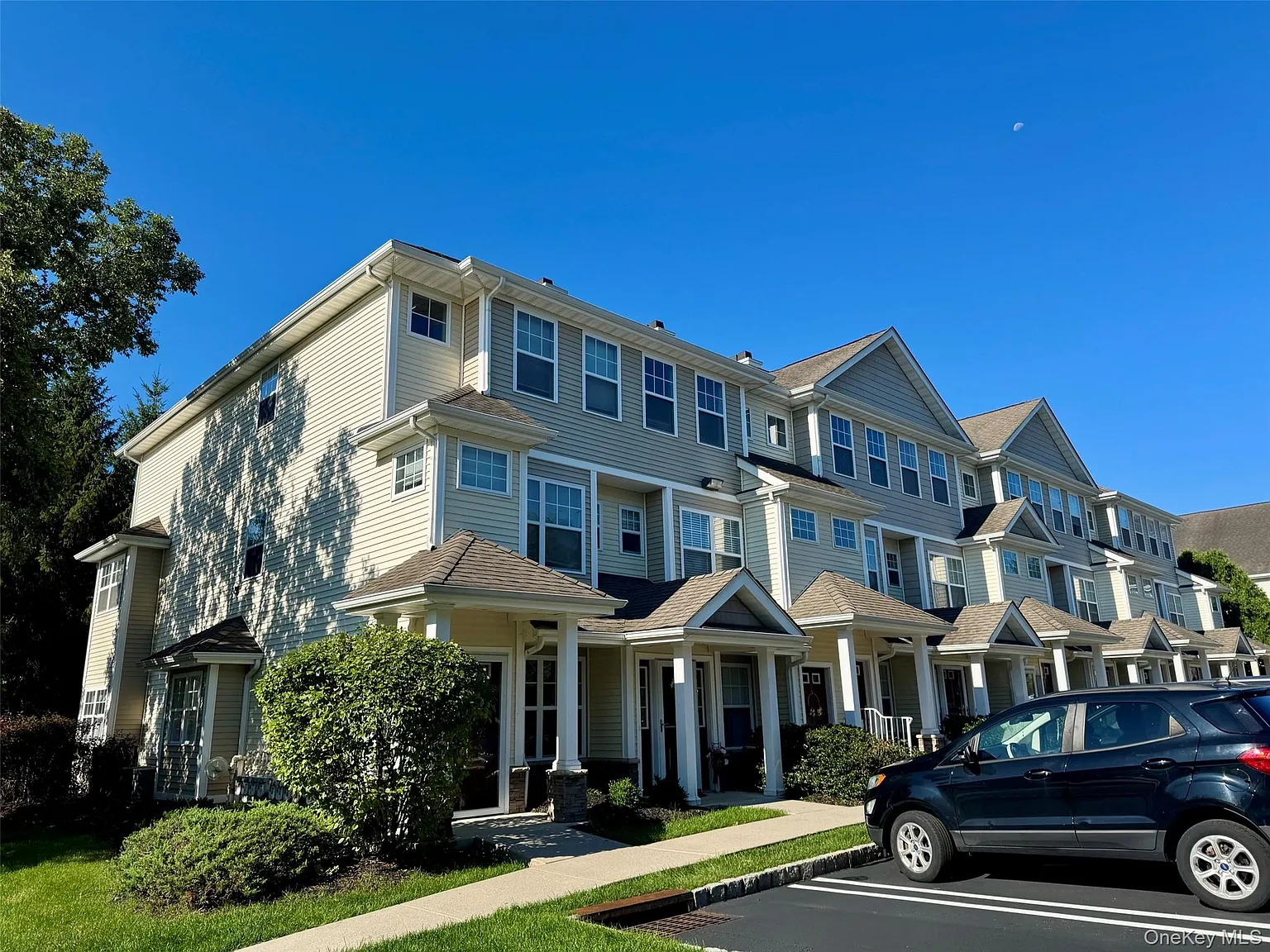 2 bed, 2.5 bath, 1345 sqft, $2,900 — Photo 3
