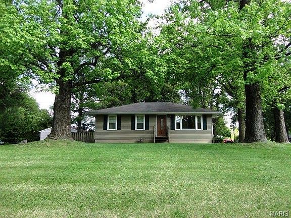 4th image of 48 Lucinda Dr