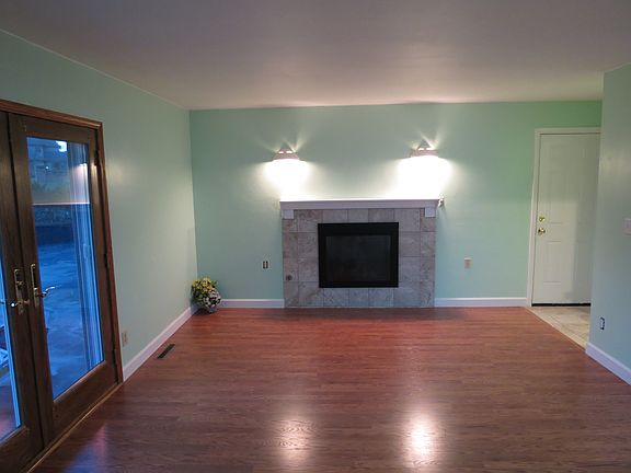 4th image of 114 Williamsburg Ln